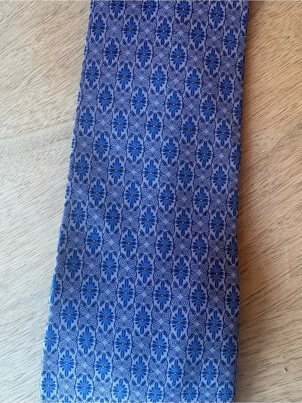 The Metropolitan Museum of Art excellent preloved